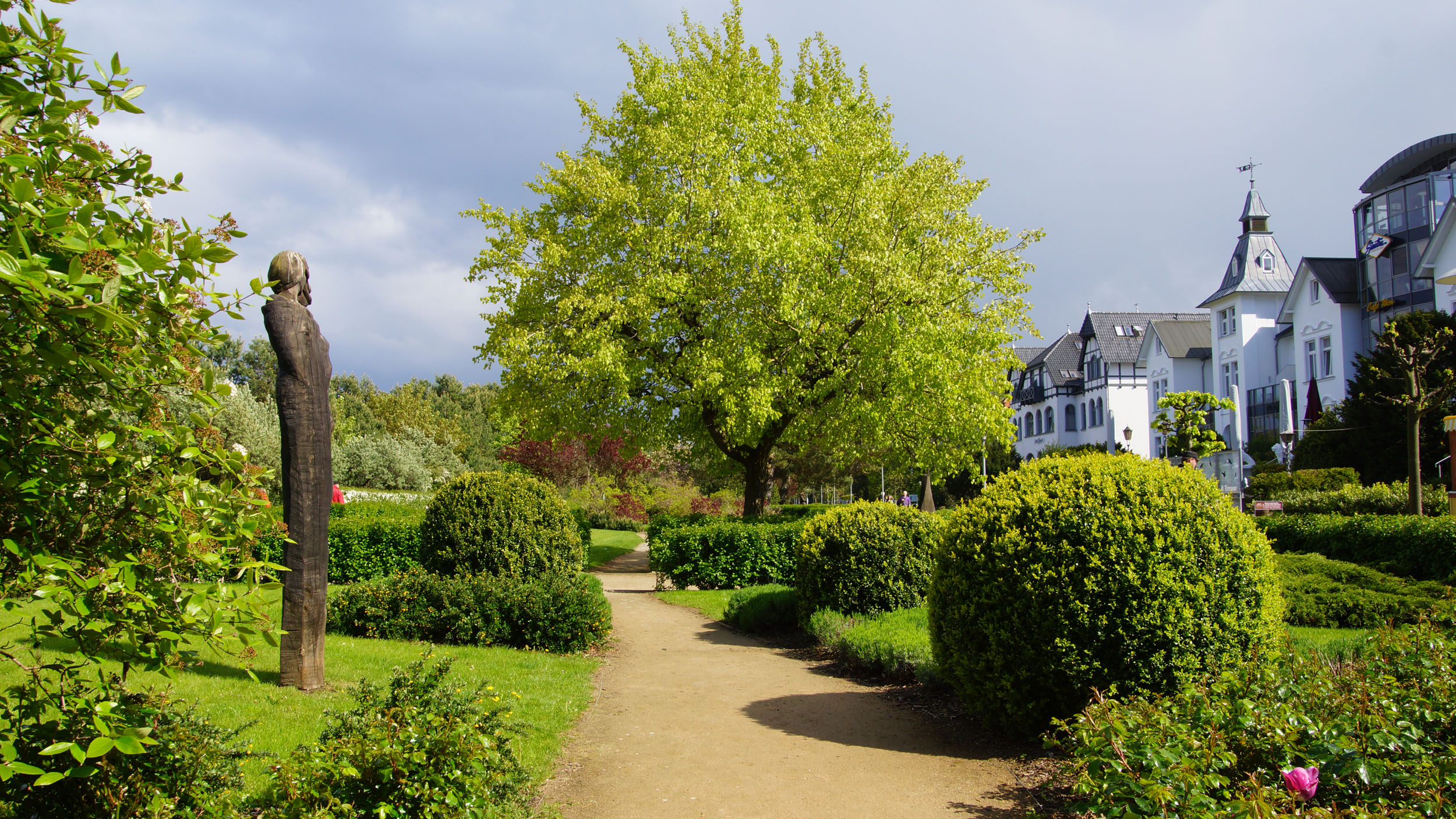 Promenade vor dem Hotel