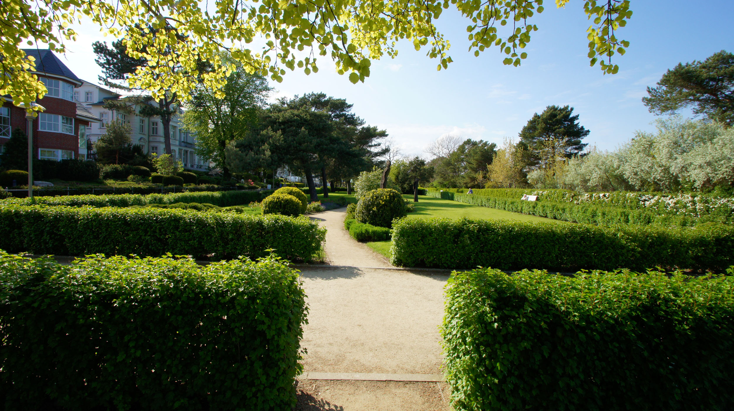 Promenade vor dem Hotel